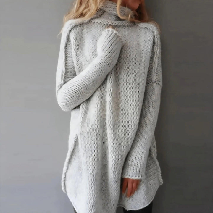 Fiorella | Hand-Knitted Sweater with Cable Patterns