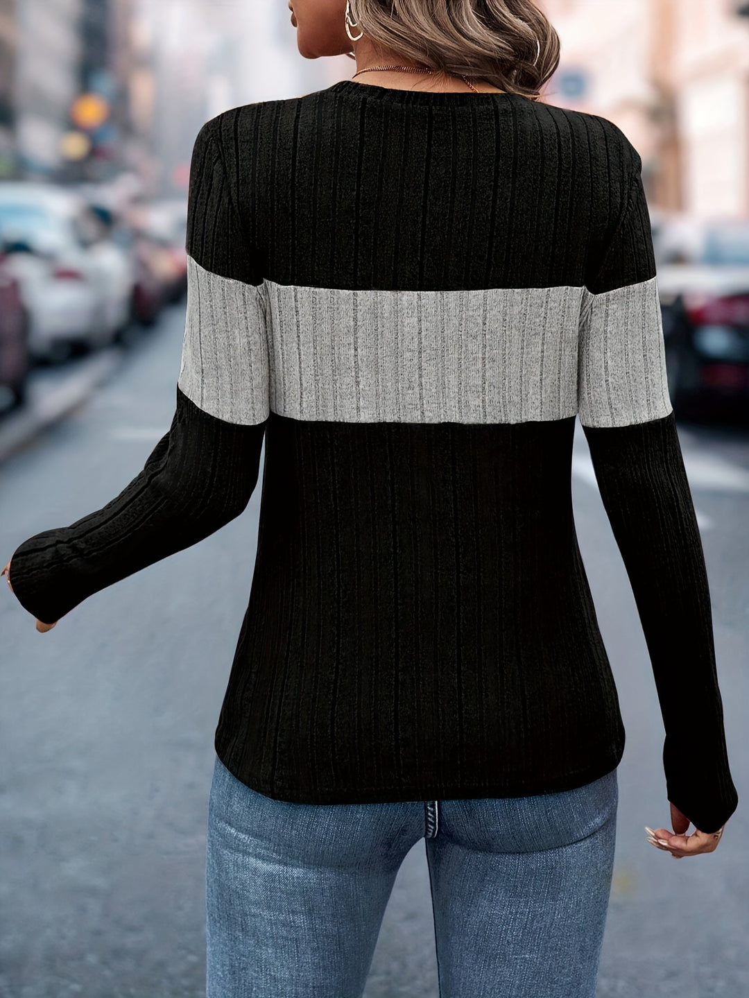 Lucy | The Elegant Colorblock Pullover