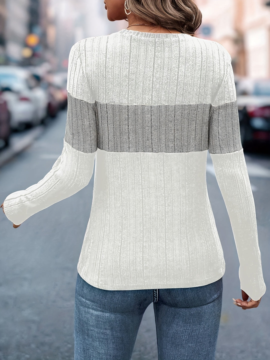 Lucy | The Elegant Colorblock Pullover