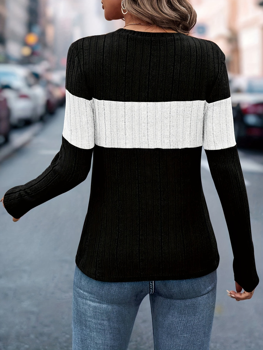 Lucy | The Elegant Colorblock Pullover